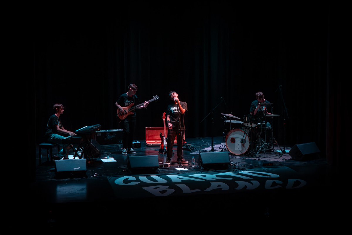 cuartoblancoof's tweet photo. 🤩 ¡Noche inolvidable!

Muchas gracias a todas las personas que hicieron posible que este sueño se cumpliera. Desde el equipo de producción hasta quienes compraron una entrada para vernos. Eternamente agradecidos.🤍

#cuartoblanco https://t.co/bfR0PGe9t4