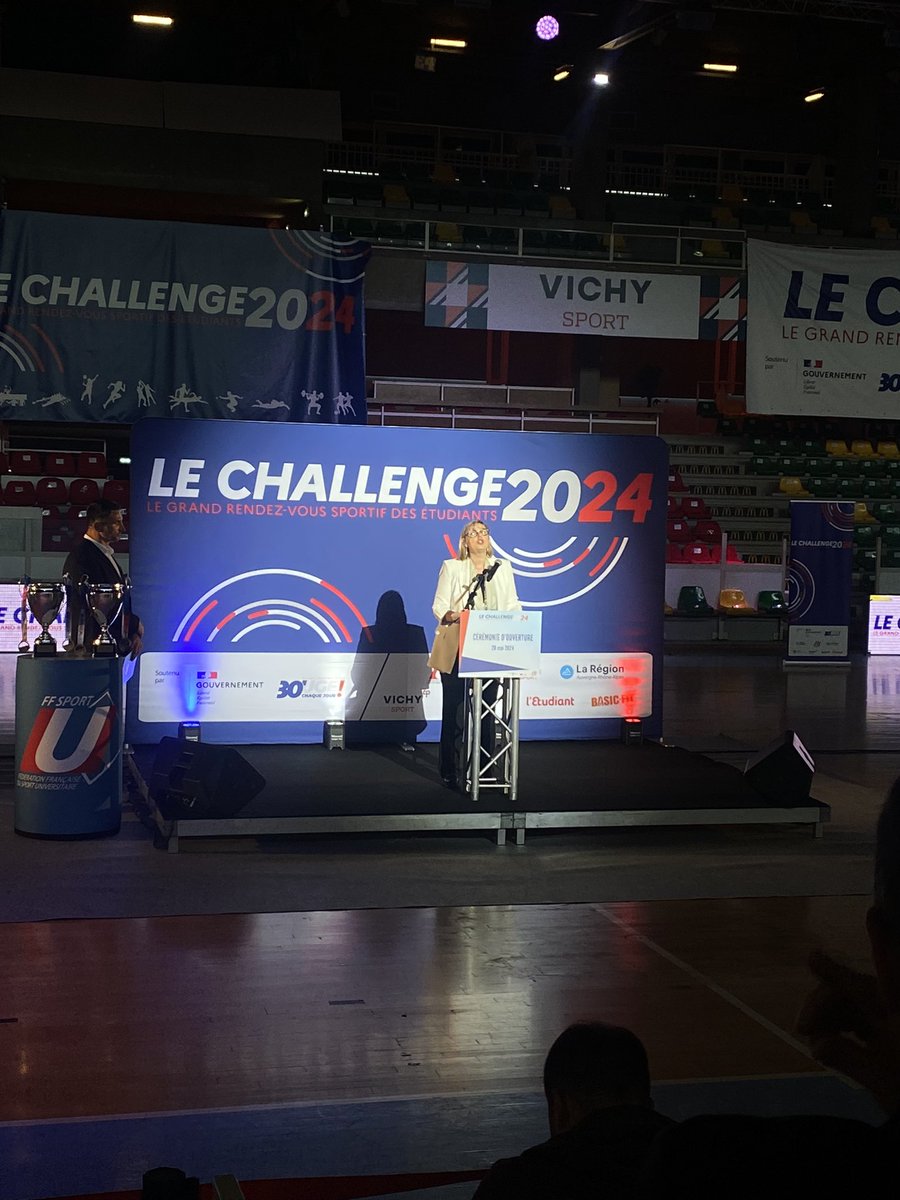 Hier, j’ai assisté pour l’@ANESTAPS à la cérémonie d’ouverture du #challenge2024

@sretailleau y a évoqué  la feuille de route “pratique étudiante” ! 

Les jeunes attendent maintenant des mesures concrètes pour améliorer l’accès à la pratique (para)sportive dans les univs 🤾🏼‍♀️