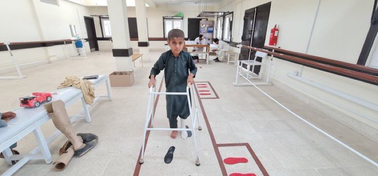 Matiullah suffers from cerebral palsy ( CP), a health condition that affects body movement. He is being treated at @ICRC_Af’s physical rehabilitation centre in #Helmand. Like Matiullah, more than 400 people affected by CP received treatment in this centre between Jan – March.