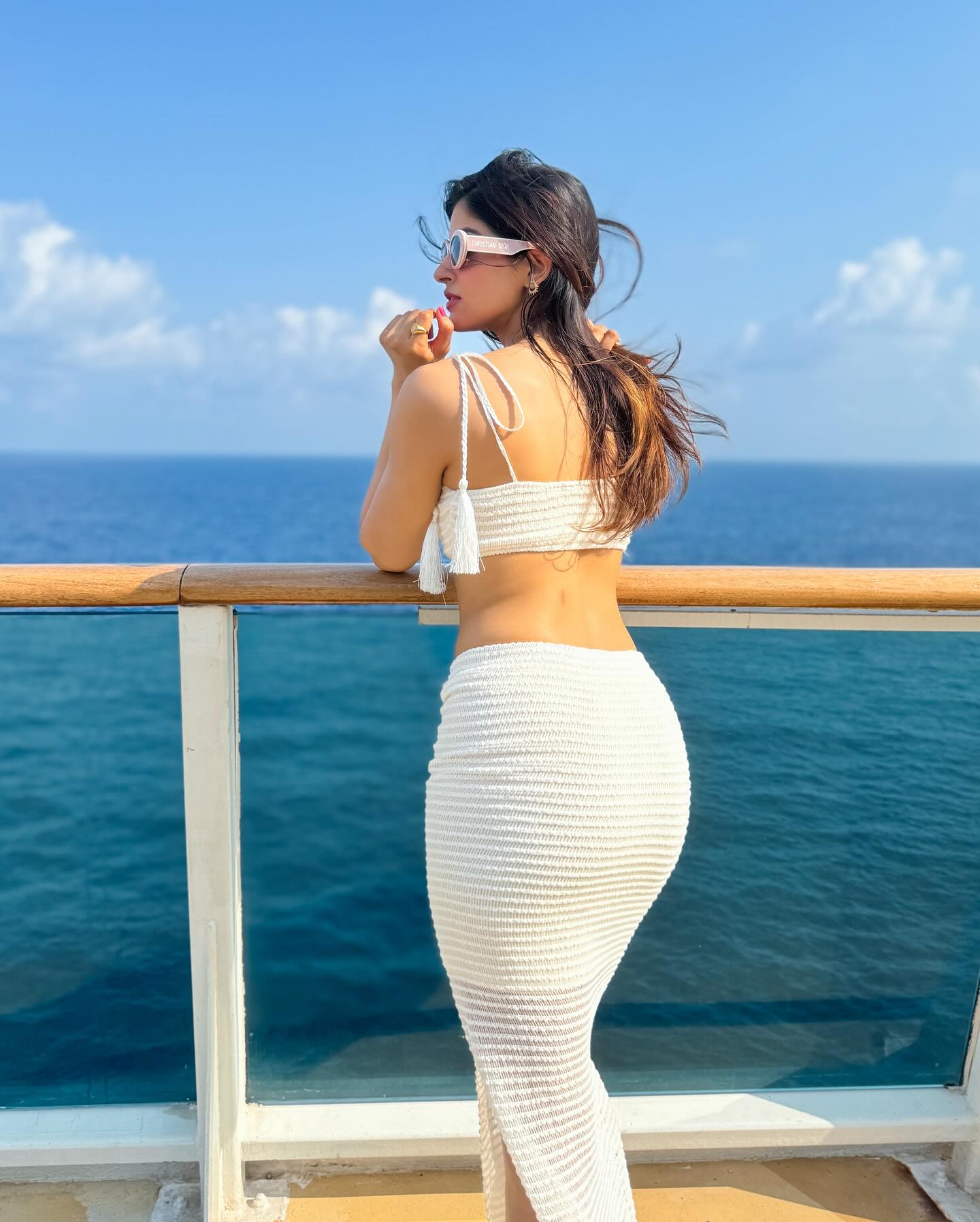 GOGUs9caEAAuOWv?format=jpg&name=large