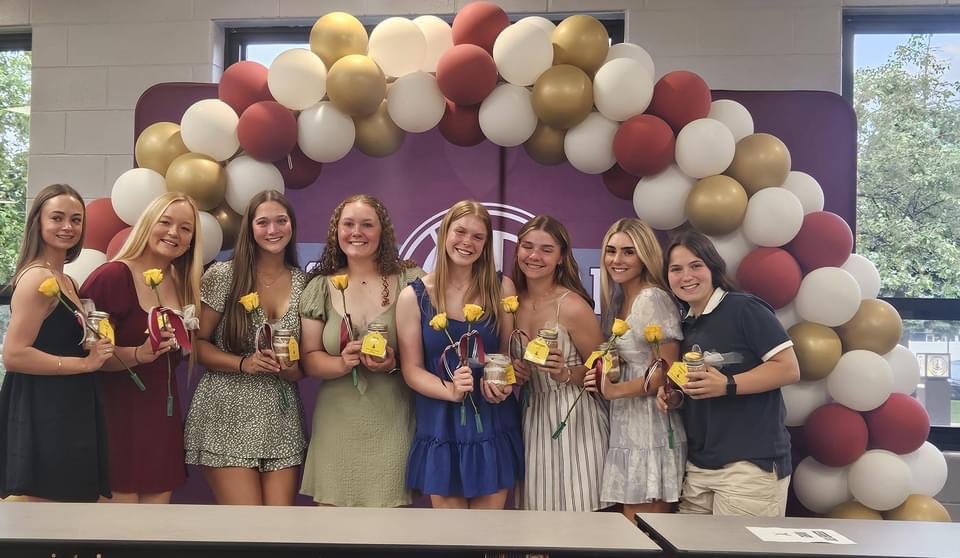 LTHS Softball Senior Class: 
Kylie Ryan - the one 4-year Varsity starter, Alyssa Schaffer - Porter Pride Awardee.  IHSA &amp; SWSC All Academic Players: Ava Swain, Ava Kaspar, Brooke Keltner, Morgan Spodarek, Giuliana Giordano, Sarah Viar &amp; Emma Fitzgerald.  Ladies you make us proud