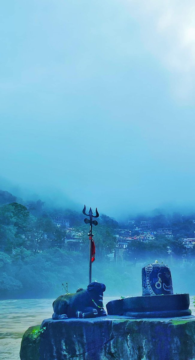 @LostTemple7 It's Mandi Himachal Pradesh. My home. Here's the colored one. There was no trishul earlier. Now Mahadev has a trishul alongside.
