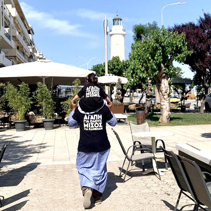 ImamGreece's tweet photo. Our most important volunteer of the peace campaign always needs some breaks of fries &amp; ice creams after a hard day of work ❤️🤗🍟🍨🍦

And carrying on the shoulders whenever needed! 

#worldwar3 #childcampaigner #peacecampaign #ahmadiyya #alexandroupoli #αλεξανδρούπολη #ειρήνη https://t.co/9Twxf4DNg3