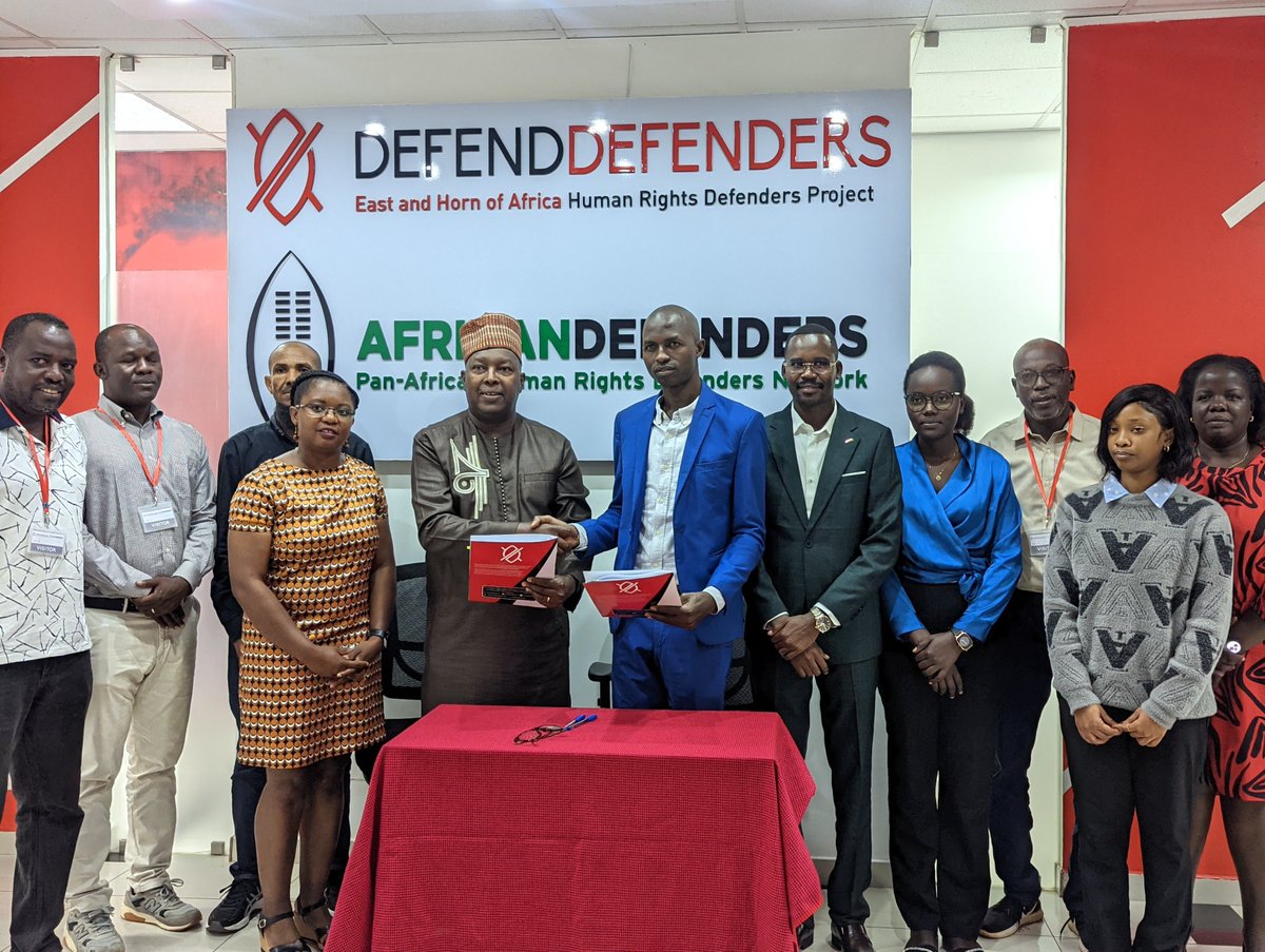 This afternoon, our Executive Director, @Hassan_Shire, signed an MOU with @SudanDefenders - Sudan human rights defenders coalition for a one-year institutional grant to enable the coalition function more effectively in Uganda. The grant will support the coalition to finalise its