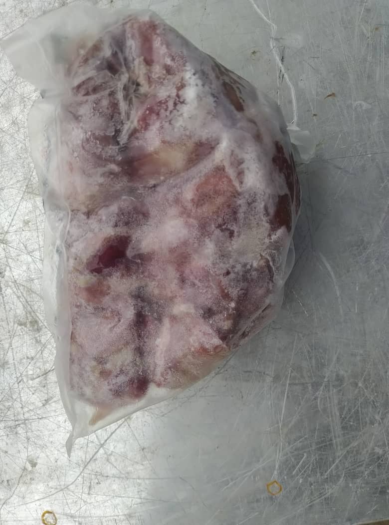 IYIOLAKAY's tweet photo. HELP MY Business O. Kindly RT. Thanks 

Do you need frozen chicken in bulk. 

Per 10Kg is N39,000 (chest and Lap). Cut4

Location ibafo, Ogun state. 

Delivery within Lagos above 1ton. 
Kindly contact 09061469311iba https://t.co/WzIzKovHvk