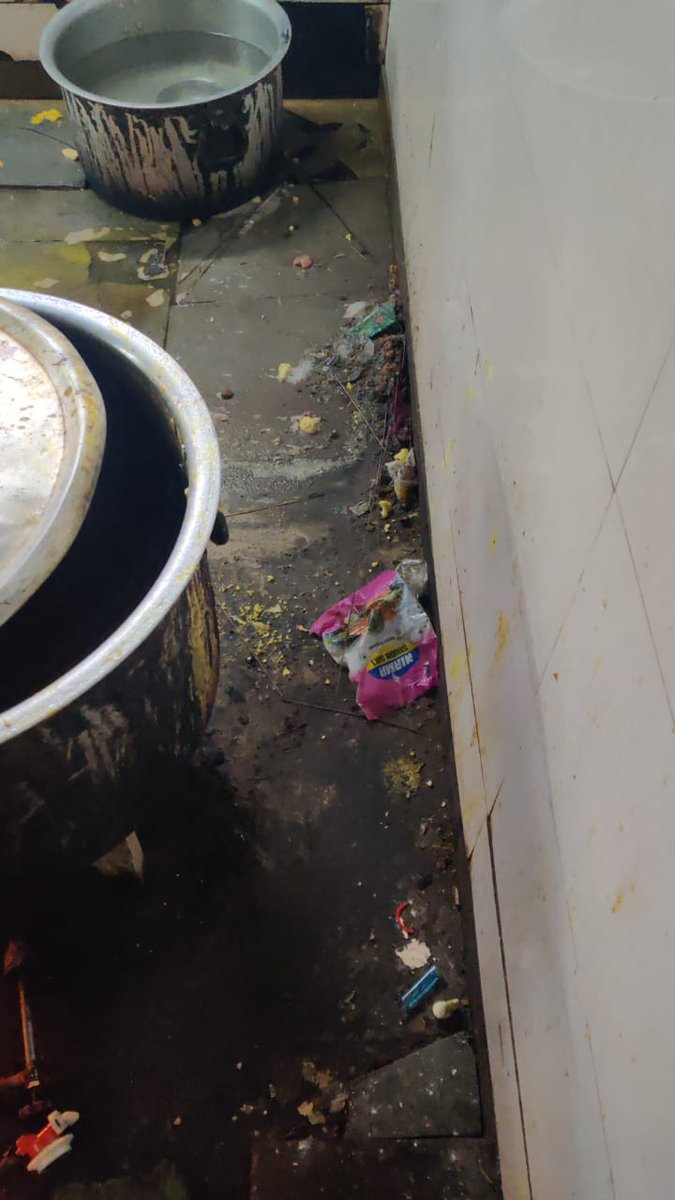 Parmana75684584's tweet photo. Shocking news🚨

Authorities of @mamcagroha force for compulsory Mess and charge extra electricity bill on Residents 10k per month.
The condition of mess Is so bad.

They also increase Hostel charges also for Residents.

So many problems faced by residents day by day
#medtwitter https://t.co/xzSMXL7jZ3