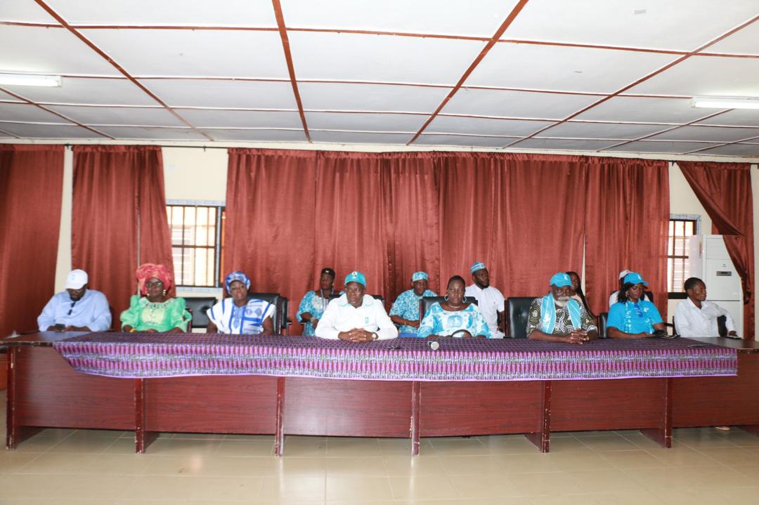 lawson_kayi's tweet photo. Séance de #remerciements des candidats #UNIR du #Golfe5 ce lundi de Pentecôte,  en présence des membres des structures de base de notre Grand Parti UNIR. https://t.co/Qlo46pebfn