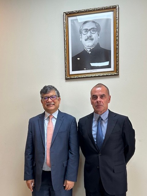 🫱🏾‍🫲🏽Excellent discussions with Bangladesh Foreign Secretary Ambassador Masud bin Momen on how the government can continue to engage and support #civilsociety in preventing violent extremism as 🇧🇩 graduates from @theGCERF.  

#PreventExtremism