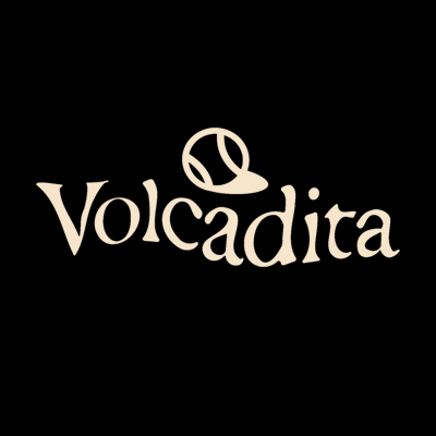 ptorrecillas's tweet photo. I'm very excited to launch @volcadita today, a padel clothing brand inspired by streetwear.

Padel but looking good.

I wanted to share why I started Volcadita and give you more insights into our brand. https://t.co/DrupQKuXwv