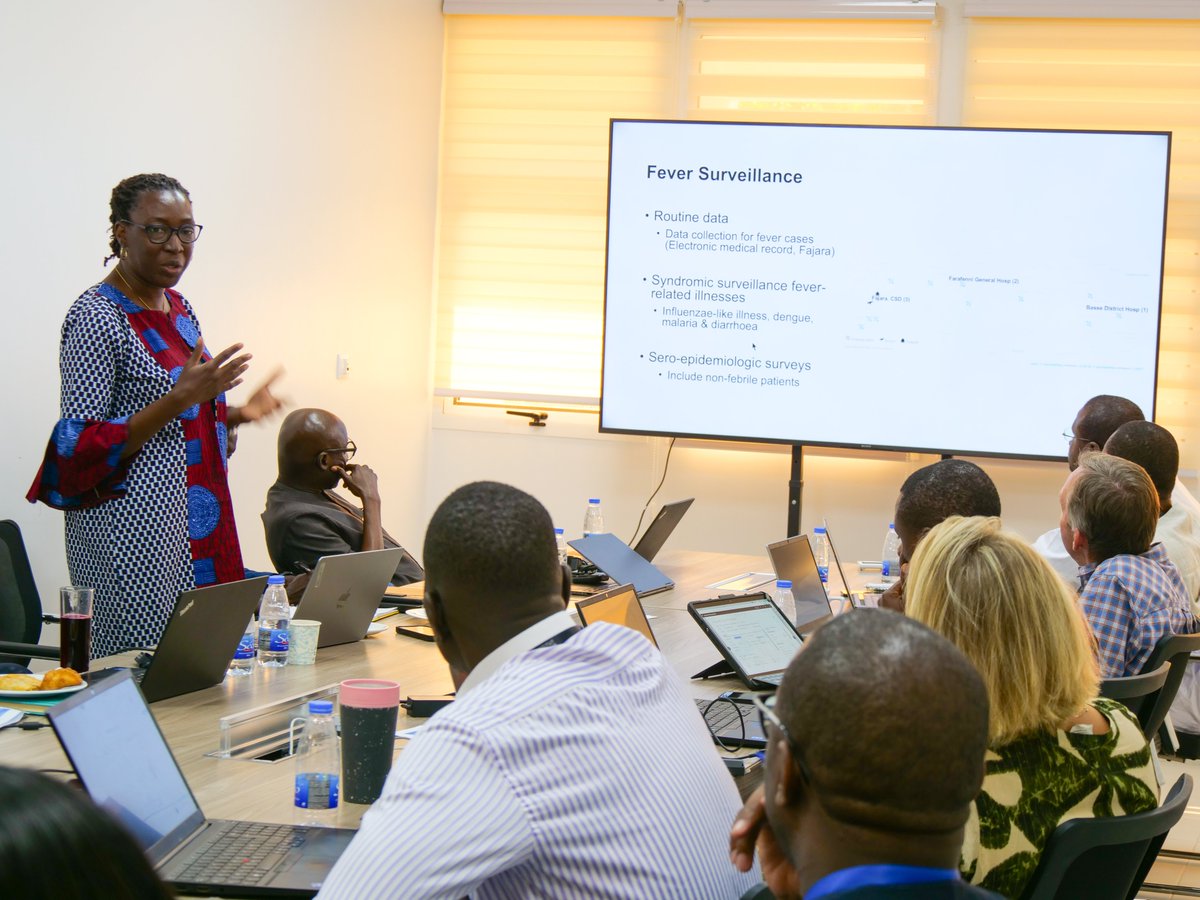 PasteurDakar's tweet photo. The @remac_gam and @Pasteurdakar join forces for a 2-day session, focusing on health initiatives in Africa. Discussions spanned surveillance, vaccine dev, and clinical trials, aiming to save lives and combat diseases like Zika and Dengue. #HealthCollab #AfricaHealth https://t.co/nZYWiIiSii