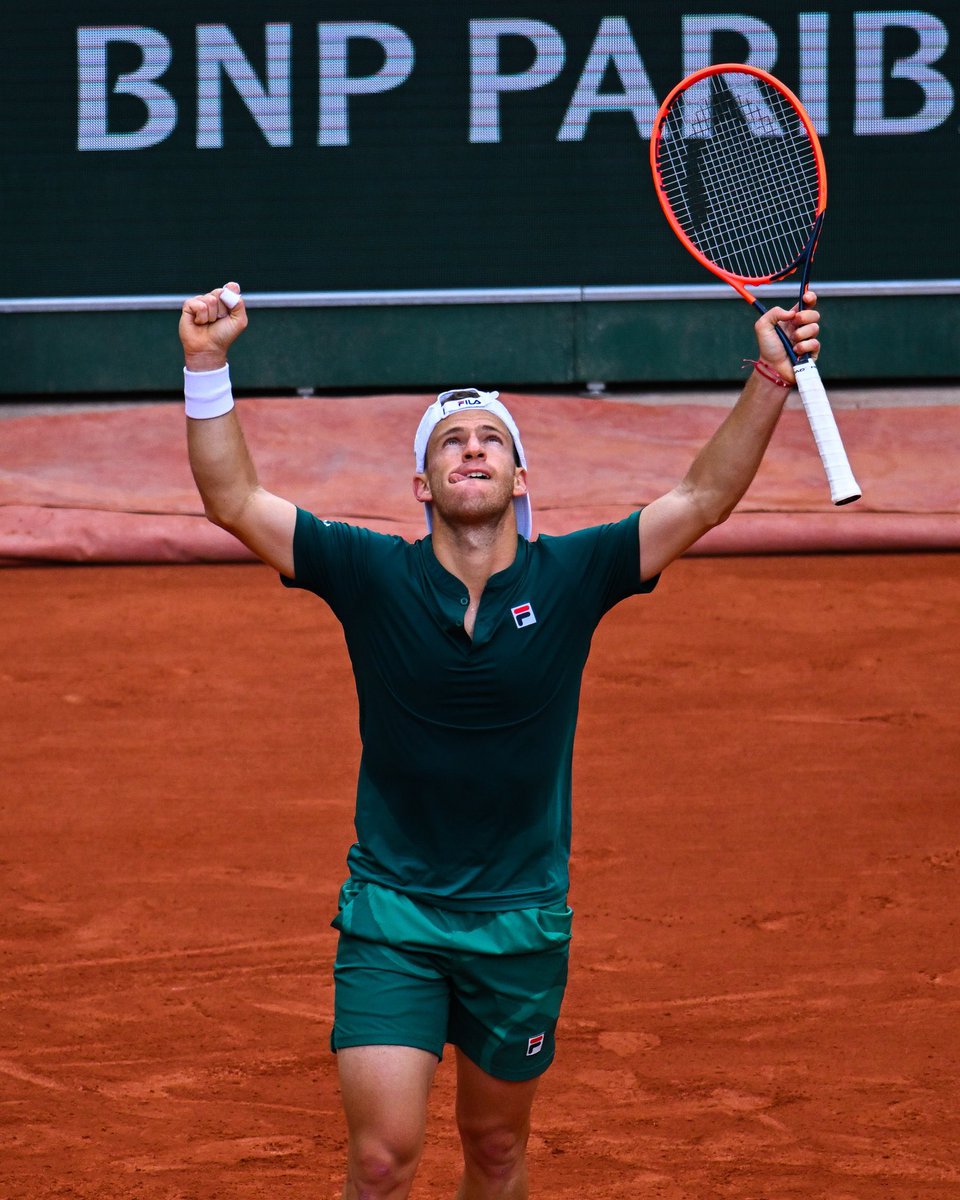 Primer paso ✅️ Diego Schwartzman ganó la primera ronda de la qualy en Roland Garros.