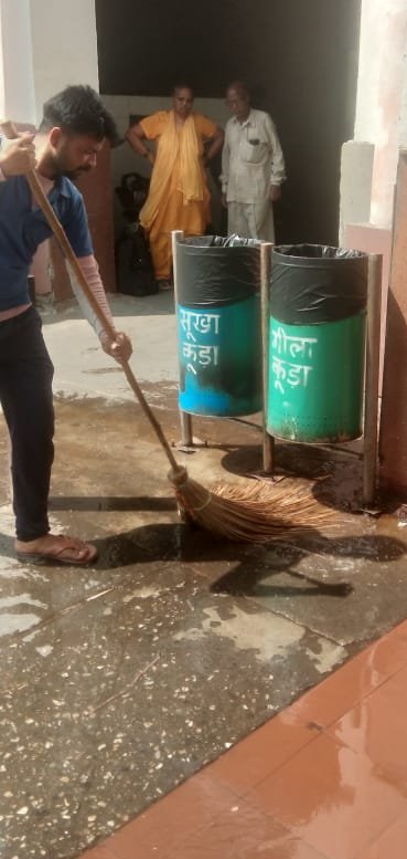 बरेली जं. पर रेलयात्रियों की मदद के लिए अतिरिक्त सहयोग केंद्रों का निर्माण किया गया है। #SummerSpecial