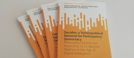 ❤️@decidim_org és una comunitat que impulsa la democràcia participativa amb programari lliure. ➕ 30 països 5⃣0⃣0⃣ instal·lacions actives 3⃣ milions de participants Vine a la presentació del #DecidimBook! 🗓️30 maig, 18 h 📍Can Jaumandreu - UOC symposium.uoc.edu/114496/detail/…