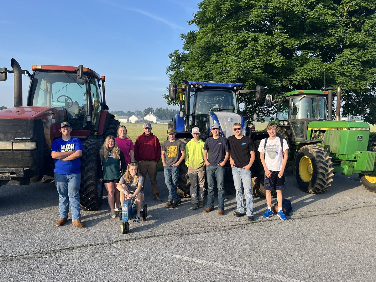 MrGCCPrincipal's tweet photo. A beautiful day for Bring Your Tractor to School Day! Donโt miss the nice blue one in the front row๐. #FalconFun #TractorDay https://t.co/JJBiWWXvPP