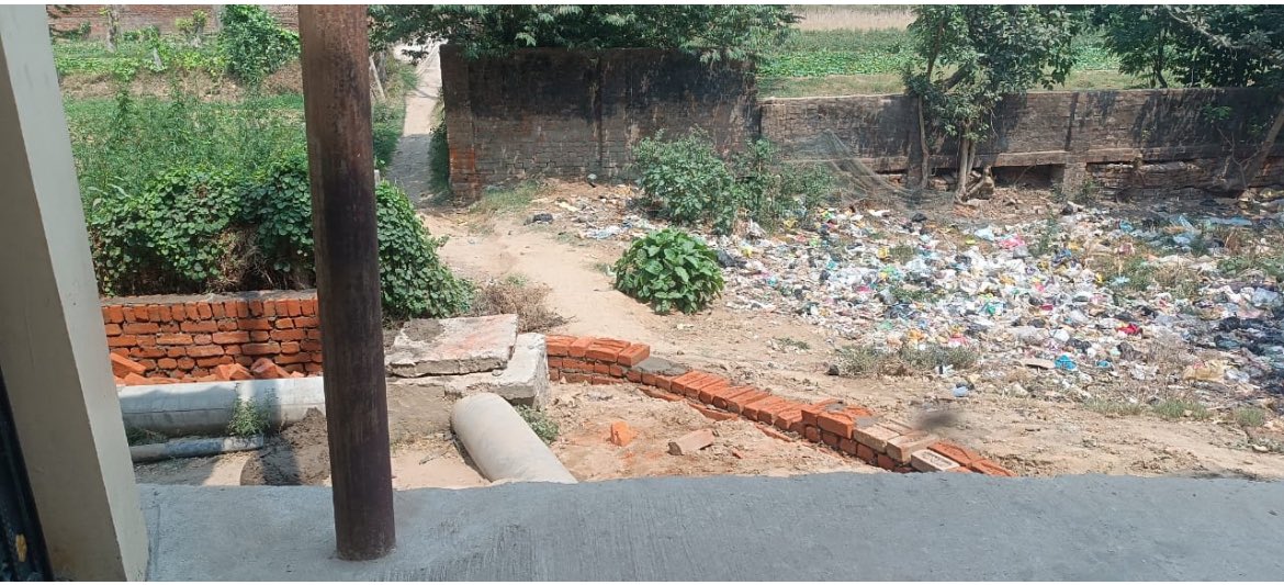 sendgovind's tweet photo. @myogioffice @UPGovt @Uppolice @dmgorakhpur011 @dmgorakhpur012 One illegal road construction is going on headed by Kauriram (Bansgaon, Gorakhpur) Gram Pradhan Umesh Paswan, between our two land blocks without informing us. Please take necessary step to stop the construction https://t.co/OvJfYFoUJc