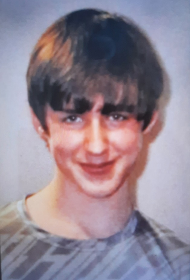 Have you seen 15-year-old Ronnie Gaunt who has been reported missing from home in Dewsbury Moor? He was last seen at Greenhead Park, Huddersfield, at around 8:45pm last night (Monday, 20 May) and is originally from Liverpool. Any sightings via westyorkshire.police.uk/LiveChat or ☎️ 101