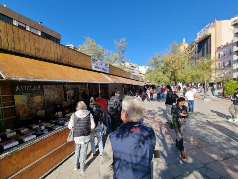 Abierto el plazo para solicitar un stand comercial en el Salón del Cómic de #Granada 2024 #comicGR del 4 al 6 de octubre en pleno centro de la ciudad con libre y gratuito acceso a todo el mundo.

Si estás interesad@ puedes escribir a 👇

stands@e-veleta.com