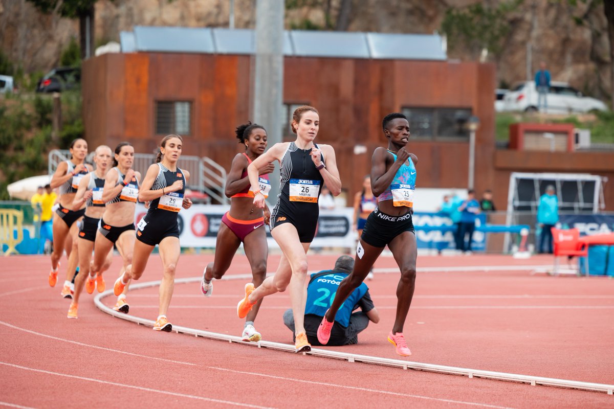 newbalanceES's tweet photo. Simplemente, orgullo de #NBTeam. 💓 Aquí va un pequeño recap del Míting de Barcelona en 800m femenino.
✨ @daniela0103gar, @Lorena_martinm, Marina Martínez, @estherrguerrero, @ZNnaumov ✨
¡A por lo que viene! 💥
#NewBalance https://t.co/gV3Vq3dtB9