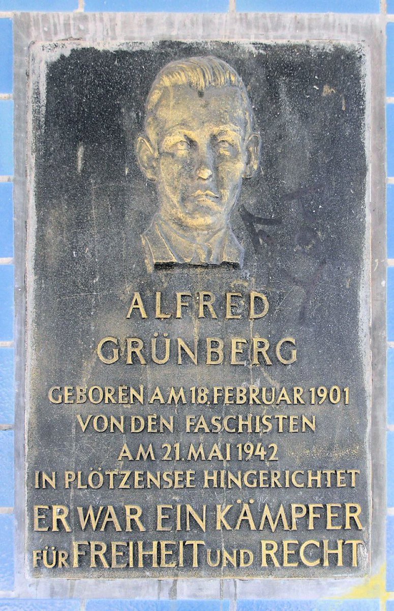 Alfred Grünberg (18.Februar 1901) engagierte sich schon früh im kommunistischen Jugendverband u.trat der KPD bei. Er wurde mehrfach wegen seiner Tätigkeit im Widerstand verhaftet. 1942 wurde er wegen Hochverrats zum Tode verurteilt; das Urteil wurde am 21. Mai 1942 vollstreckt.