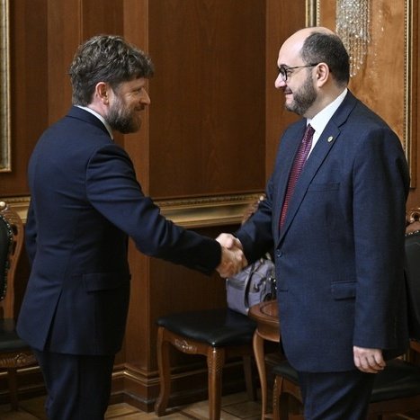 Économie, infrastructures, défense, humanitaire, centenaire de Charles Aznavour, Jeux de la Francophonie 2027 à Erevan. ➡️ Avec le directeur de cabinet du Premier ministre arménien, M. Arayik Harutyunyan, nous avons fait le point de nos coopérations. gov.am/am/news/item/1…