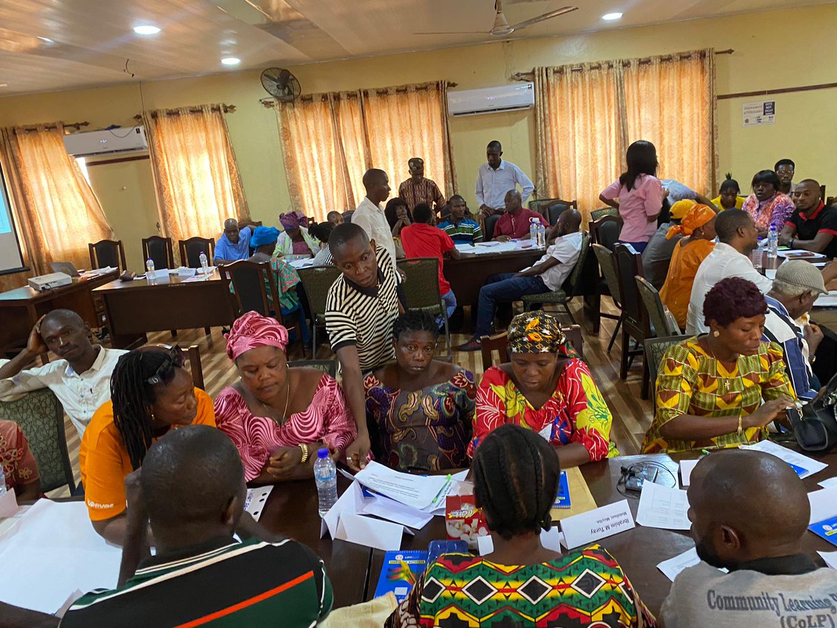 Dissemination of data what factors impact the health &amp; wellbeing in informal settlements (Cockle Bay, Dwarzark &amp; Moyiba) provides an opportunity for the community to review, respond &amp; validate the findings &amp; interpretations. It reinforces the concept of cocreation!
<a href="/ARISEHub/">ARISE</a>