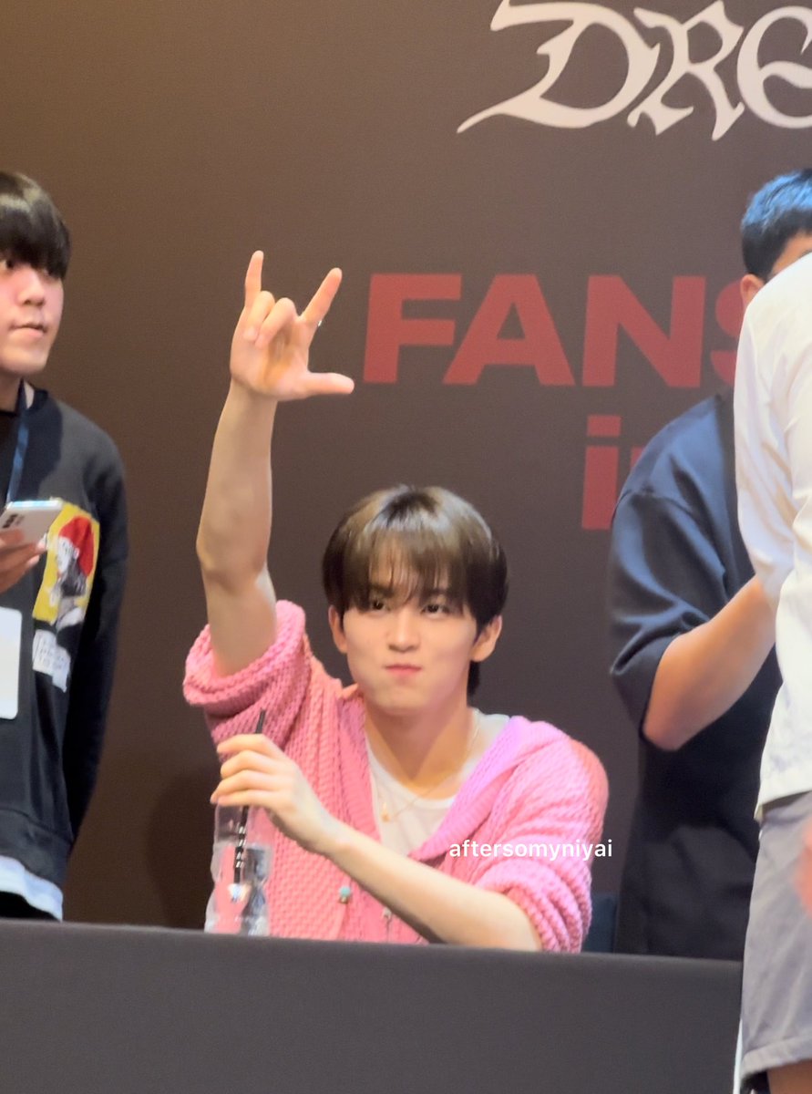 aftersomyniyai's tweet photo. you are my rockstar 🤟 https://t.co/AJJspklsi5