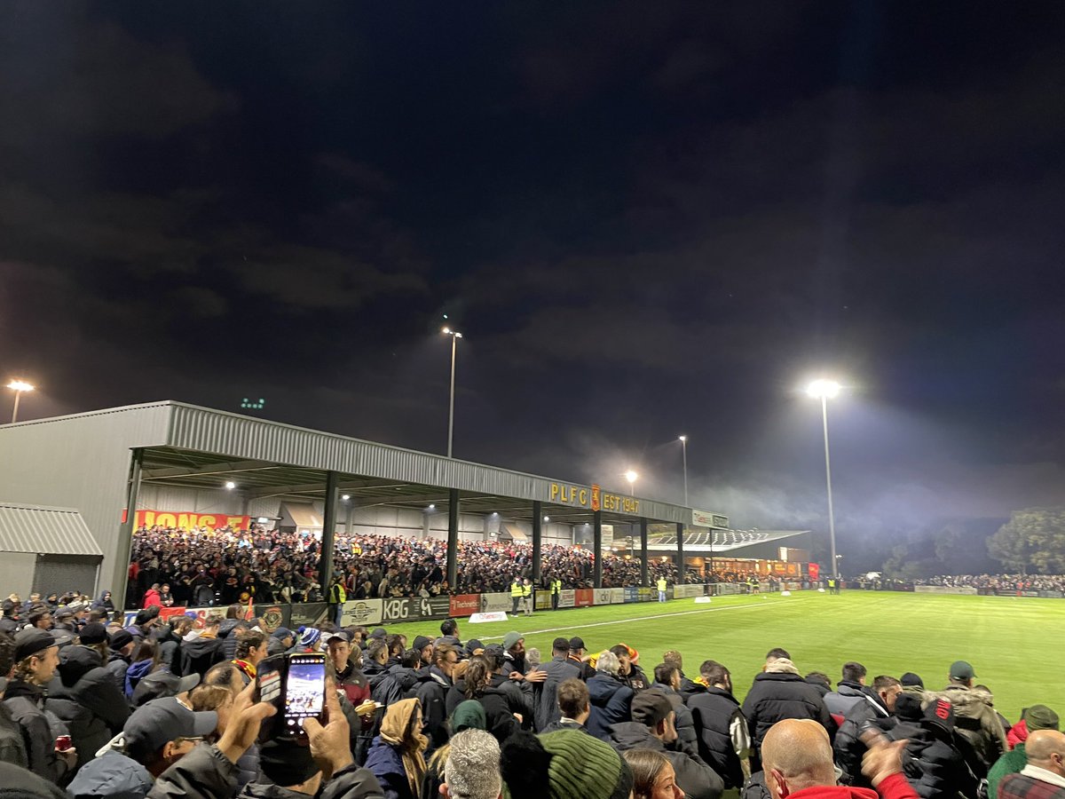 pieman_78's tweet photo. Game on at BT Connor Reserve between Preston and South Melbourne. Packed terraces, smoking and drinking on the terraces, plenty of colourful language. Proper old school football night. Love it. #AustraliaCup https://t.co/KIbQ9LkhCH