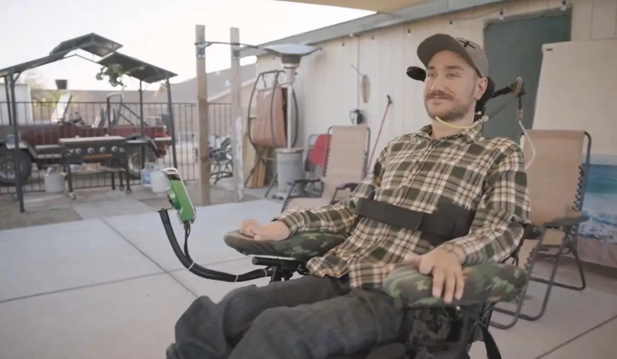 The Wall Street Journal reports that Elon Musk's #Neuralink received approval from the U.S. Food and Drug Administration (FDA) to implant its brain chip in a second patient. The company promises to fix a problem that led to the failure of the first patient, Noland Arbo. ⤵️