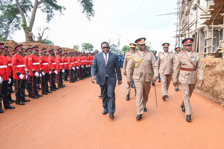 OfficialKCGS's tweet image. 𝐌𝐚𝐝𝐚𝐫𝐚𝐤𝐚 𝐃𝐚𝐲 𝐑𝐞𝐡𝐞𝐚𝐫𝐬𝐚𝐥𝐬 𝐢𝐧 𝐅𝐮𝐥𝐥 𝐒𝐰𝐢𝐧𝐠.

Bungoma County – Preparations for Madaraka Day 🇰🇪 are well underway, with rehearsals in full swing. #KCGS is proudly participating in the events. This day is deeply significant for -