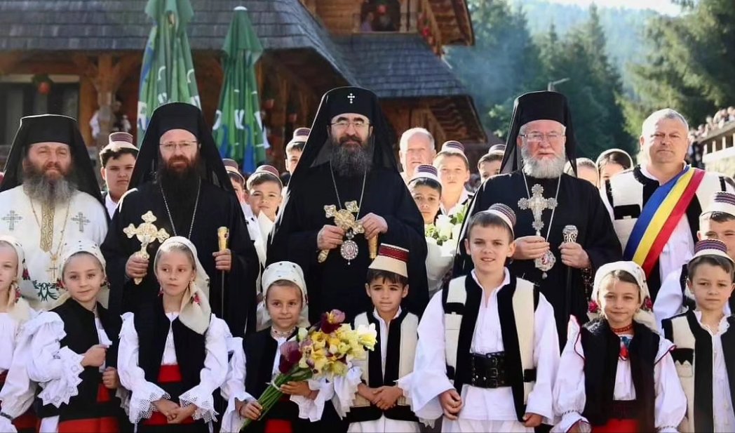 ByzantineChoir's tweet photo. 21 mai 2024 | Târnosirea bisericii Mănăstirii Budești din județul Maramureș
#eormmsm https://t.co/Et3GIB1muH