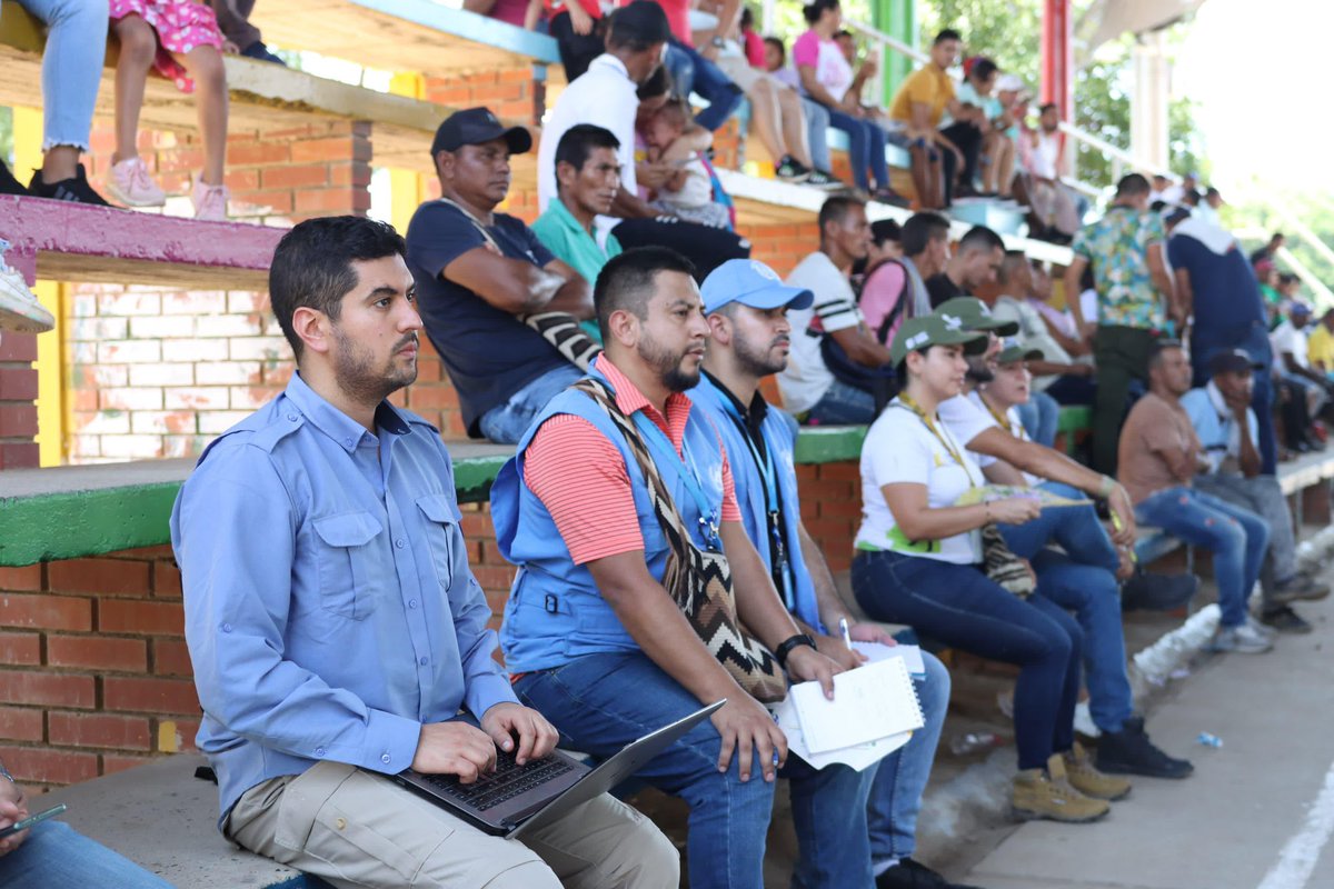 La DT #MagdalenaMedio hace presencia en el Sur de Bolívar en la segunda misión humanitaria que se está realizando, para ofrecer su respaldo en mitigar los riesgos del conflicto, atender a las personas vulnerables, prevenir el abandono y/o despojo de predios en esta zona del país.