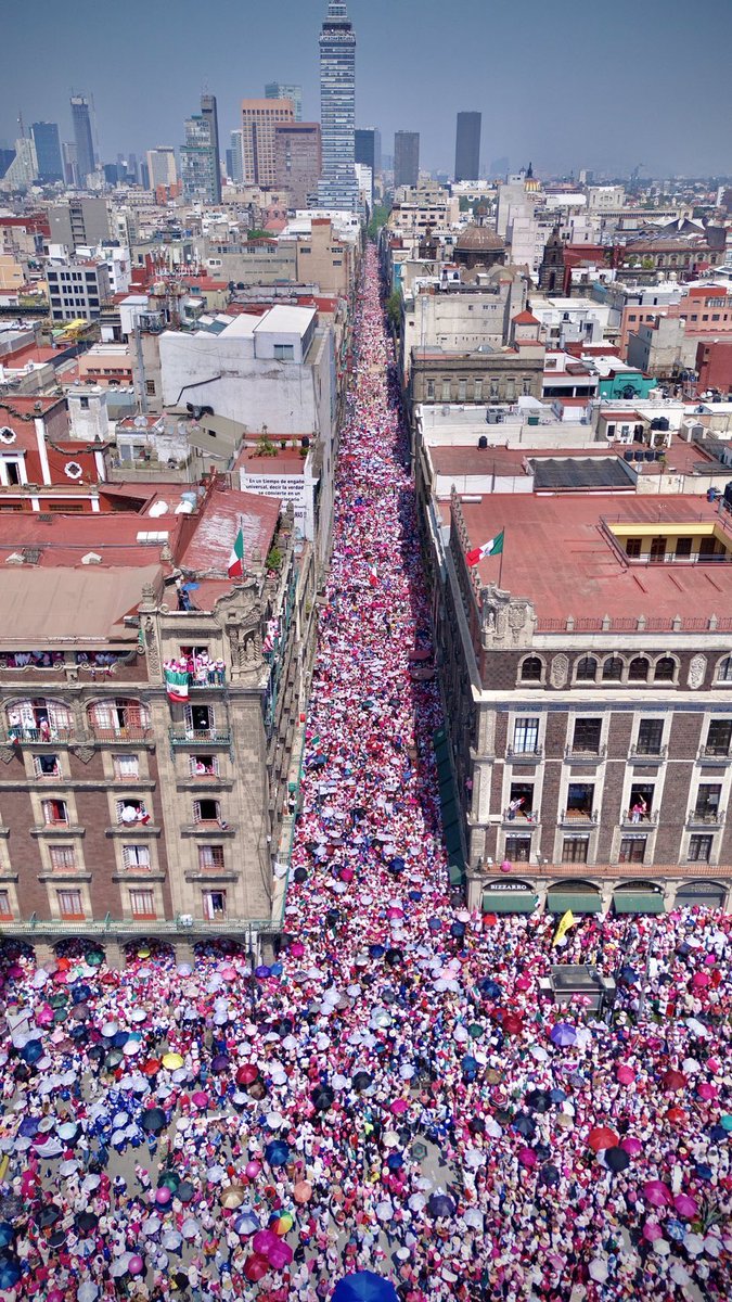 Soberbia imagen…

La tomo de redes sociales y con mucho respeto a la autora o autor de la imagen. 

La magnitud de la #MareaRosa. 

Que éramos 95 mil personas, según el ⁦@GobCDMX⁩. 

⁦@redesunidosmx⁩ ⁦@ahora_mx⁩ ⁦@FCN_mx⁩