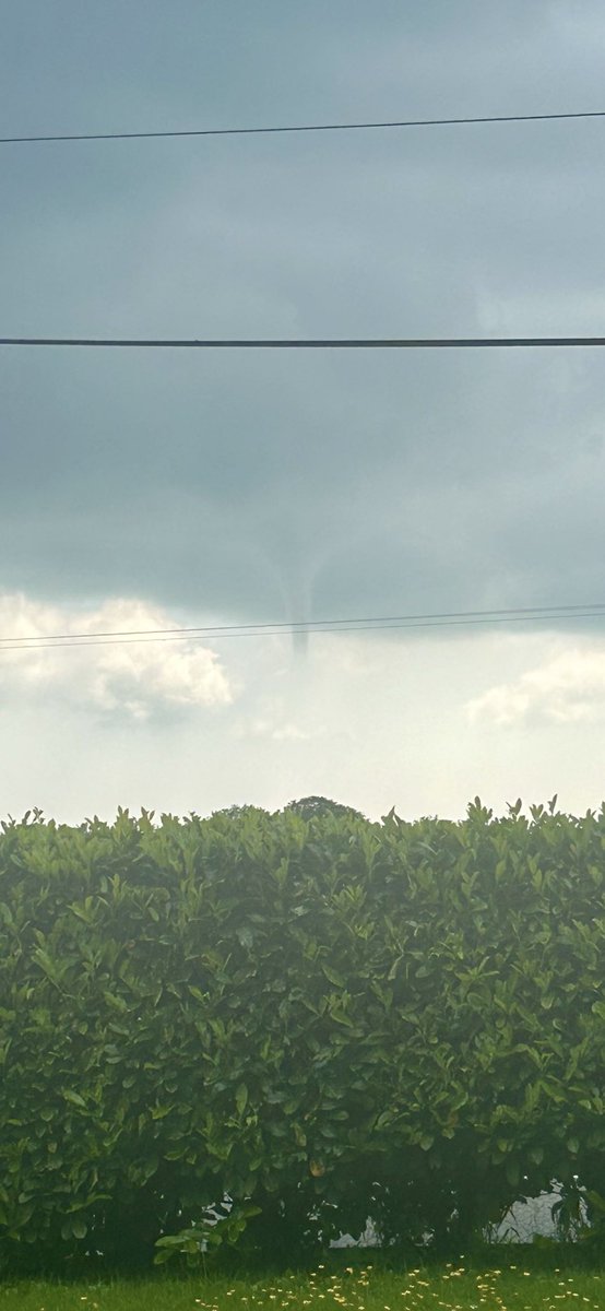 Just seen in West Cork close to Bandon, looks like a mini tornado in the making? Can this be? @CarlowWeather @DonegalWeatherC