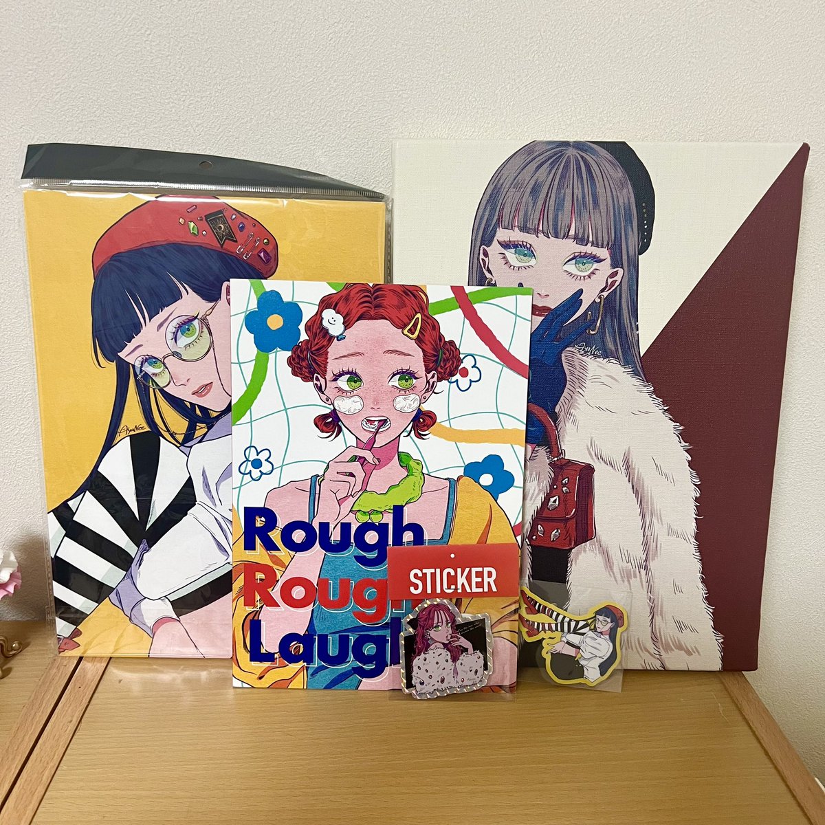 sss_103_'s tweet photo. 前回お迎えしたキャンバスボードと一緒に❤️
イラスト本にサインもらい忘れたと後悔中…
少しずつAyaNee(@4awaseyo )さんのグッズ増えていくの幸🫶
全ての絵がどタイプで、1番好きなイラストレーターさん❤️‍🔥 https://t.co/XLbzuJNlsZ