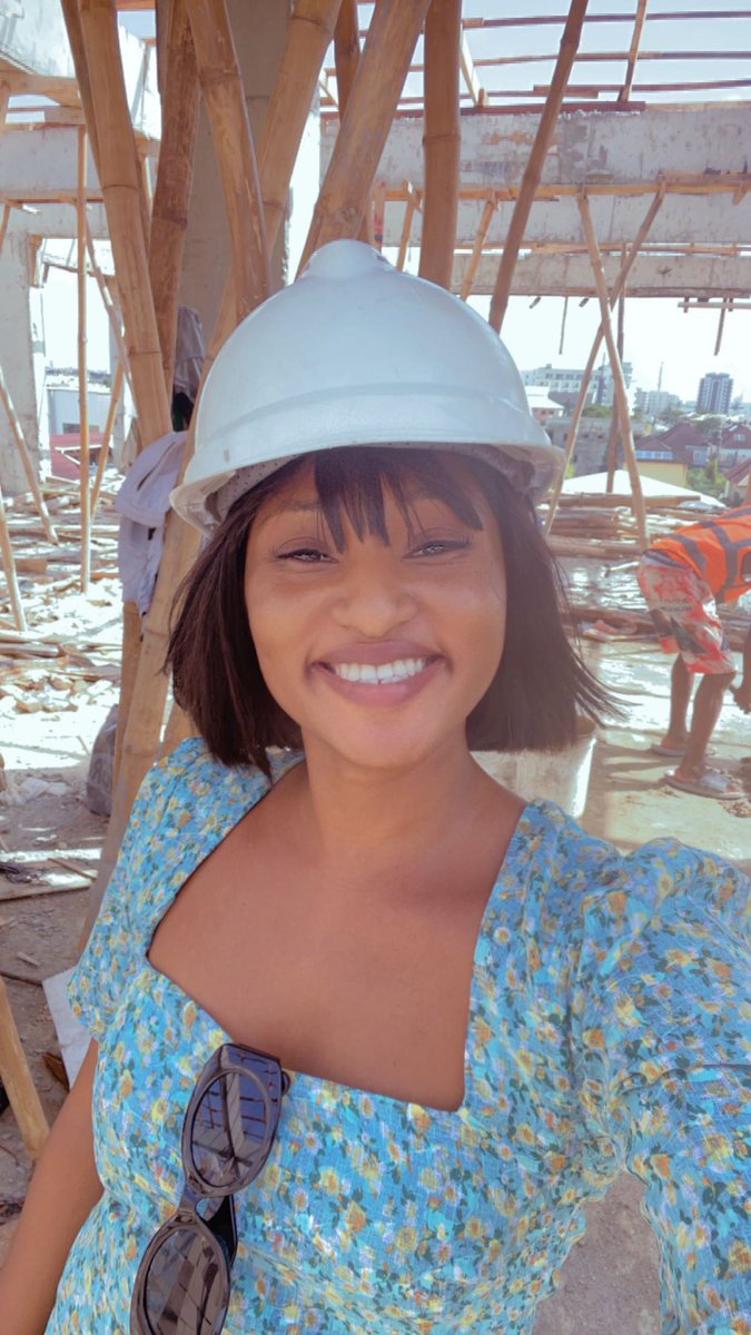 elehooflagos's tweet photo. I’m on site waiting for my daily 2k, where are you?
#constructiongirl #realestateinvesting https://t.co/3wM8Qc7L9E