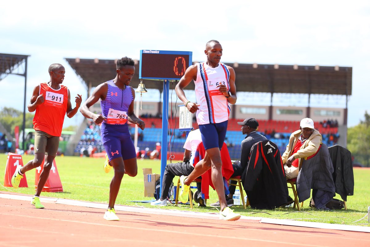 Evans Kosgei of North Rift edged out Cornelius Tuwei (KDF) to win men’s 800m semis in 1:49.32 at the ongoing AK National Championship at Ulinzi Sports Complex. Entry Free! #athletickskenya #aknationalchamp2024 #TeamKenya