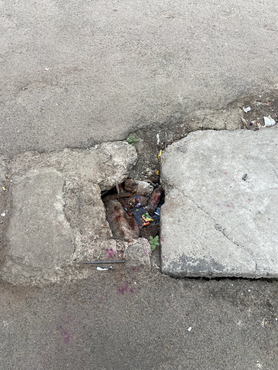 Rishabh7400's tweet photo. Complaint to the local authority multiple times for the broken crossing in Sector-M, Aliganj, Lucknow but no action has been taken. Condition had been worsen day by day but no solution. @nagarnigamlko @myogiadityanath @CMOfficeUP @myogioffice @UPGovt @rajnathsingh @AdminLKO https://t.co/i4MbfbmDp8