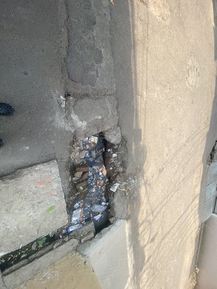 Rishabh7400's tweet photo. Complaint to the local authority multiple times for the broken crossing in Sector-M, Aliganj, Lucknow but no action has been taken. Condition had been worsen day by day but no solution. @nagarnigamlko @myogiadityanath @CMOfficeUP @myogioffice @UPGovt @rajnathsingh @AdminLKO https://t.co/i4MbfbmDp8