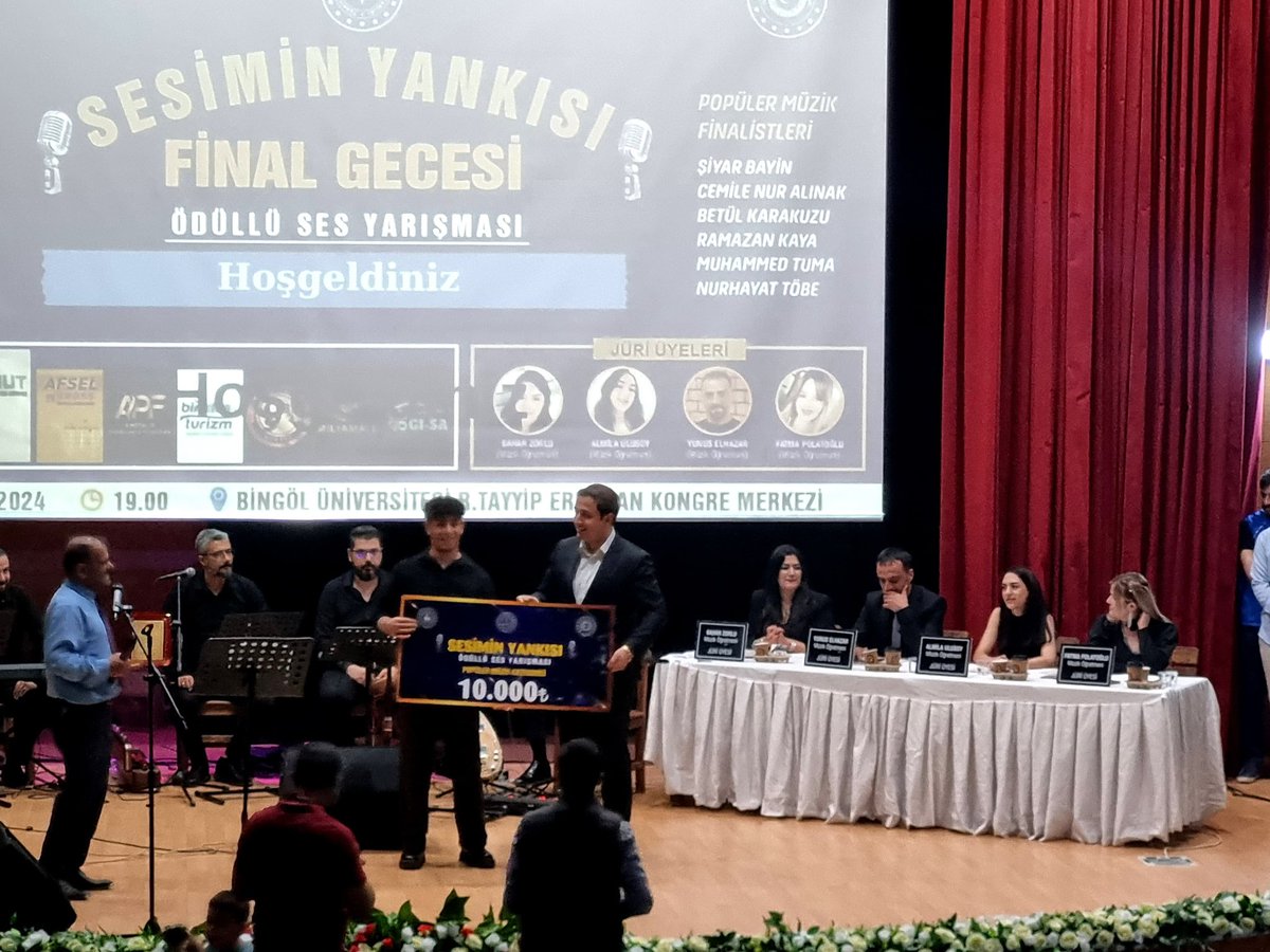 YedisuMEM's tweet photo. Sesimin Yankısı Ses Yarışması birincisi Yedisu İlçemizden👏
Gençlik ve Spor İl Müdürlüğü ve  İl Milli Eğitim Müdürlüğümüz işbirliğiyle düzenlenen "Sesimin Yankısı Ödüllü Ses Yarışması"nın Final Gecesinde yarışan Yedisu ÇPAL öğrencimiz Şiyar BAYİN 1.  olmuştur. https://t.co/VzYU8QIRVX