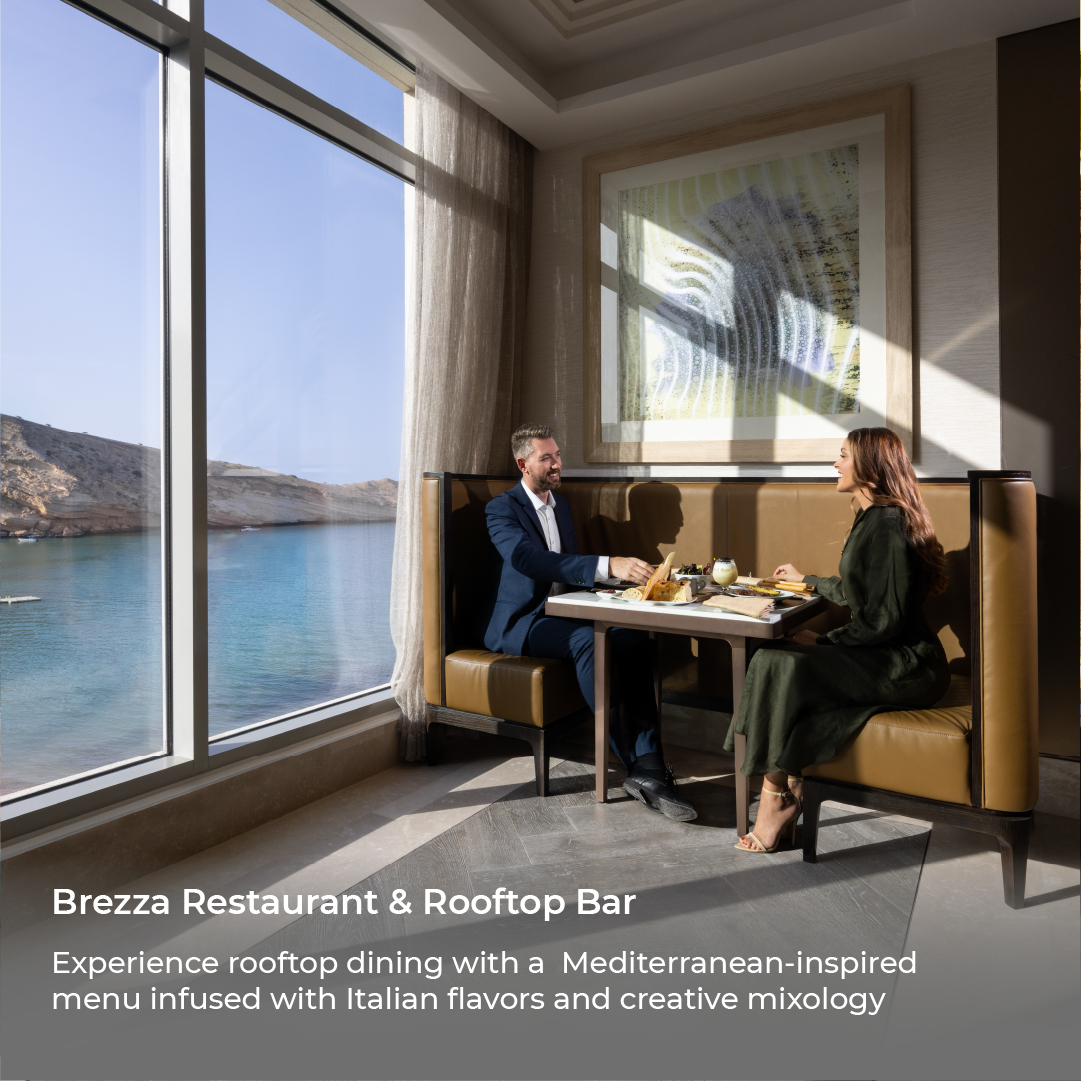 muscatbay's tweet photo. Discover the ultimate dining experiences at #MuscatBay!
Swipe through to explore our top three hot spots for delicious cuisine and stunning views. Whether it's beachside bliss, mountain vistas, or captivating cultural flavors, we've got it all. Which spot would you pick first? https://t.co/Ux8lAPnt3h