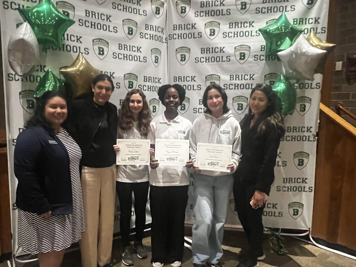 BTPSSTEMAcademy's tweet photo. Congratulations to students in the @BTPSSTEMAcademy for their success at the 2024 #STEMinar showcase of all their capstone projects. Winners were announced for the G9 Healthcare Project, G10 Sustainability STEAM Tank, G11 Engineering Challenge &amp; Senior Passion Projects. https://t.co/WXcGGrEVA4