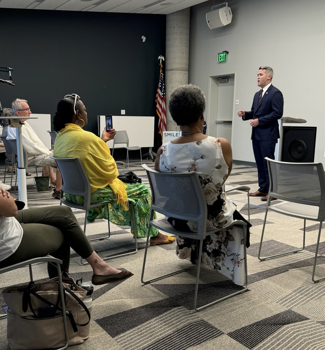 MacDeford's tweet photo. Thank you James Island-Folly Beach Democrats for hosting last night’s candidate forum. I’m fired up and ready to flip #SC01 and continue my service to the people of the Lowcountry in Congress! #scpol #election2024 #defordforcongress https://t.co/yMiA6rm7kW