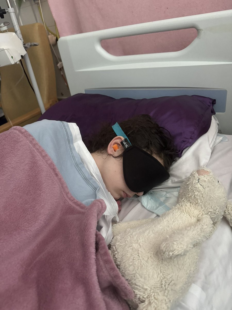 16 weeks/4 months today Millie was admitted to hospital for what she thought would be a short stay. 
Two ME diagnosis from ME experts later and she is still in hospital waiting to see what will happen next. 

#MillieSevereME #saveMillie #BringMillieHome #ExposeMENow