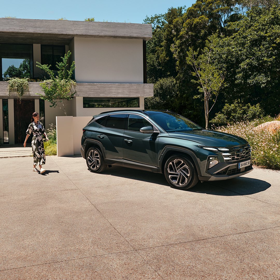 Ona sahip olmak büyük şans. 💙 Sıradanlığı reddeden tasarımı, dinamik hatları ve çizgileriyle Yeni TUCSON, modern estetiği bir üst seviyeye taşımak için geldi. #Hyundai #TUCSON