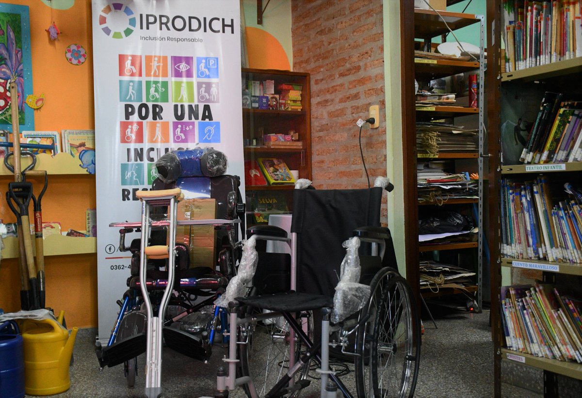 IPRODICH's tweet photo. Presentes con inclusión en #LasBreñas ♿️

✨ En Las Breñas, entregamos sillas de ruedas, muletas y otros elementos esenciales, junto con kits de jardinería para la Biblioteca Popular E.E.S 751 y E.E.S 1004. 🛋️🌿

📚 Además, visitamos el sector de estudio para...
@LeandroZdero https://t.co/bSMveF5YvK