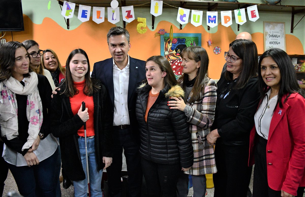 Presentes con inclusión en #LasBreñas ♿️

✨ En Las Breñas, entregamos sillas de ruedas, muletas y otros elementos esenciales, junto con kits de jardinería para la Biblioteca Popular E.E.S 751 y E.E.S 1004. 🛋️🌿

📚 Además, visitamos el sector de estudio para...
<a href="/LeandroZdero/">Leandro Zdero</a>