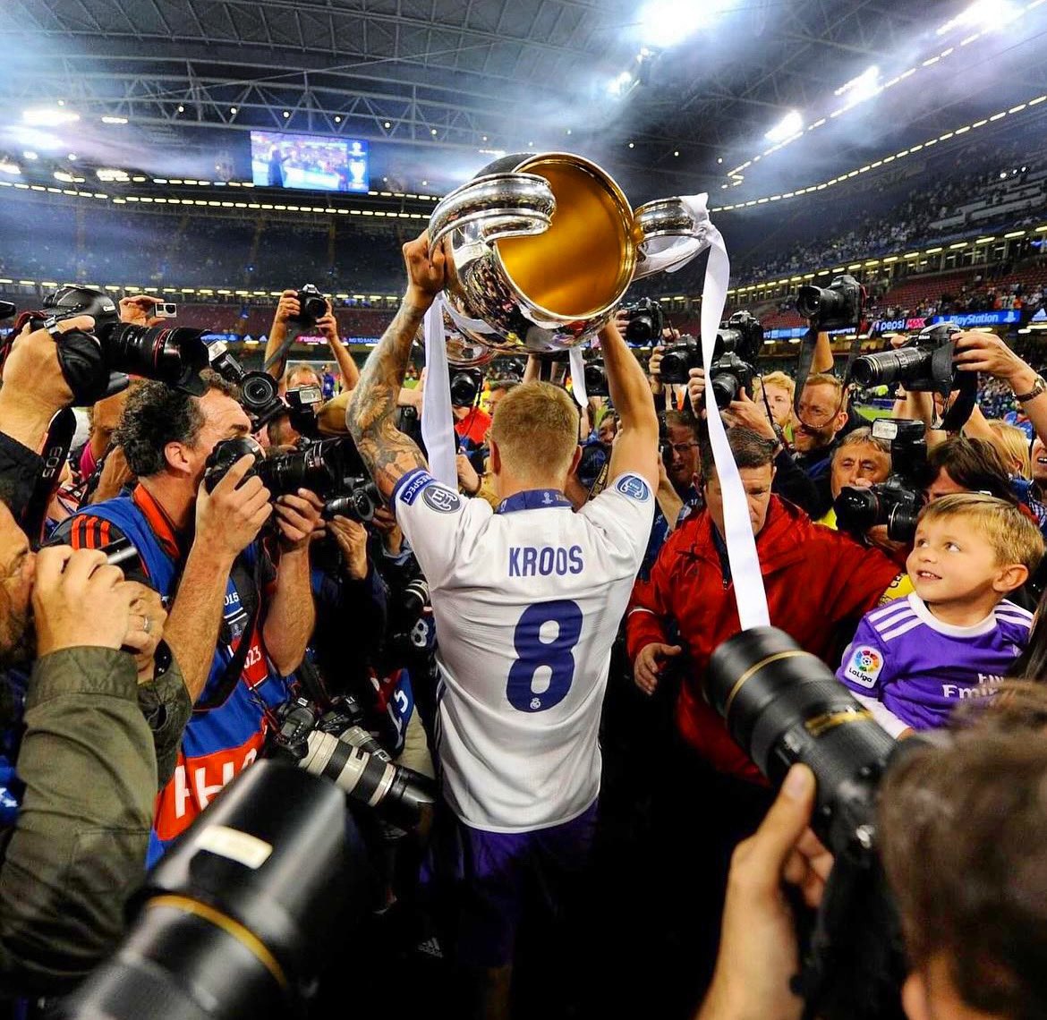 David Jiménez (@davidjimenezv) on Twitter photo 😳 Un día que sabías que iba a llegar, pero nadie estaba preparado para tu decisión.
🙏 Gracias <a href="/ToniKroos/">Toni Kroos</a> 😳 Un día que sabías que iba a llegar, pero nadie estaba preparado para tu decisión.
🙏 Gracias <a href="/ToniKroos/">Toni Kroos</a>