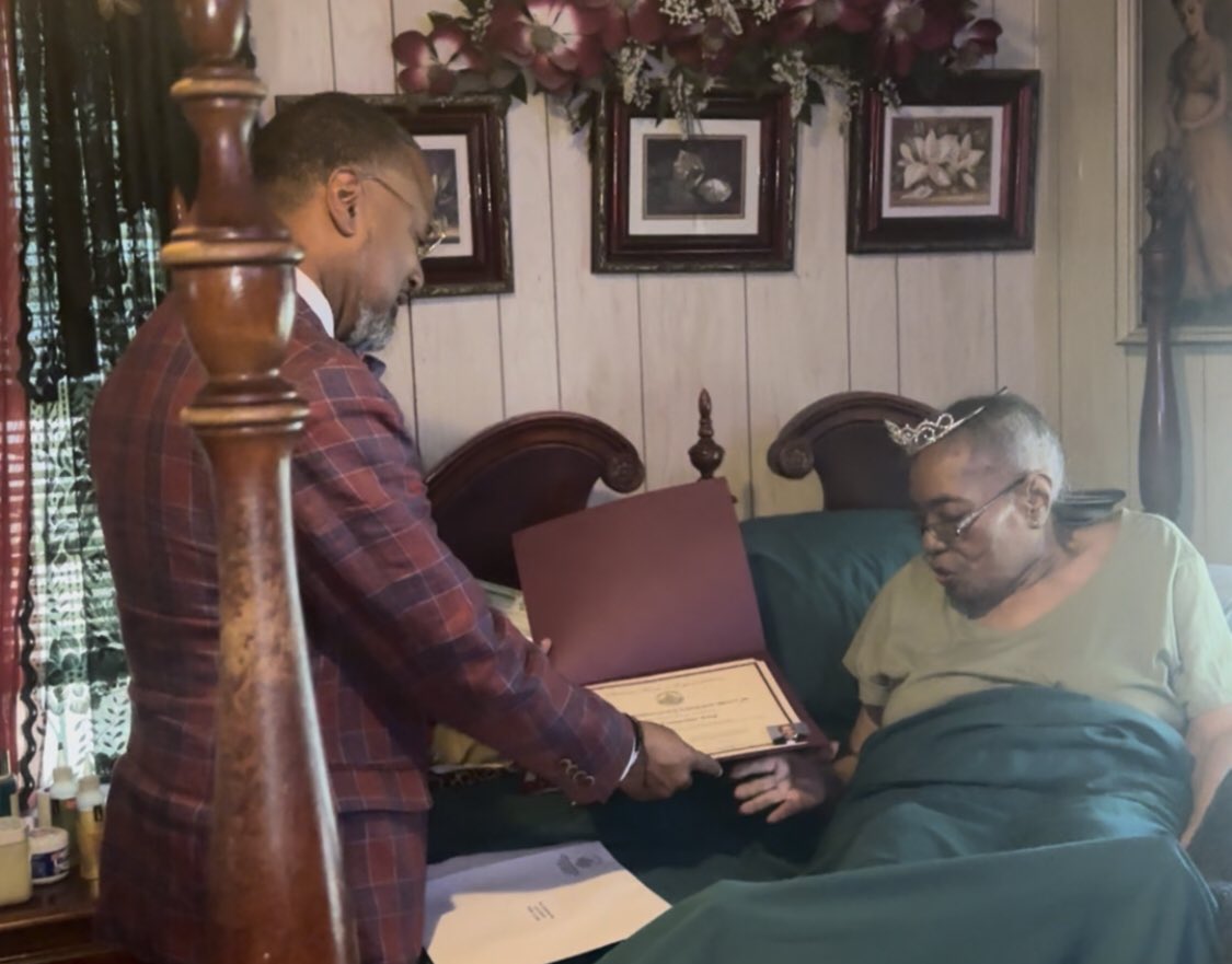 I had the honor of presenting the remarkable 104-year-old Queen Mrs. Earnestine King with a certificate from the State of Alabama in celebration of her birthday. May God bless Mrs. Earnestine with many more happy and healthy birthdays. #resultsmatter