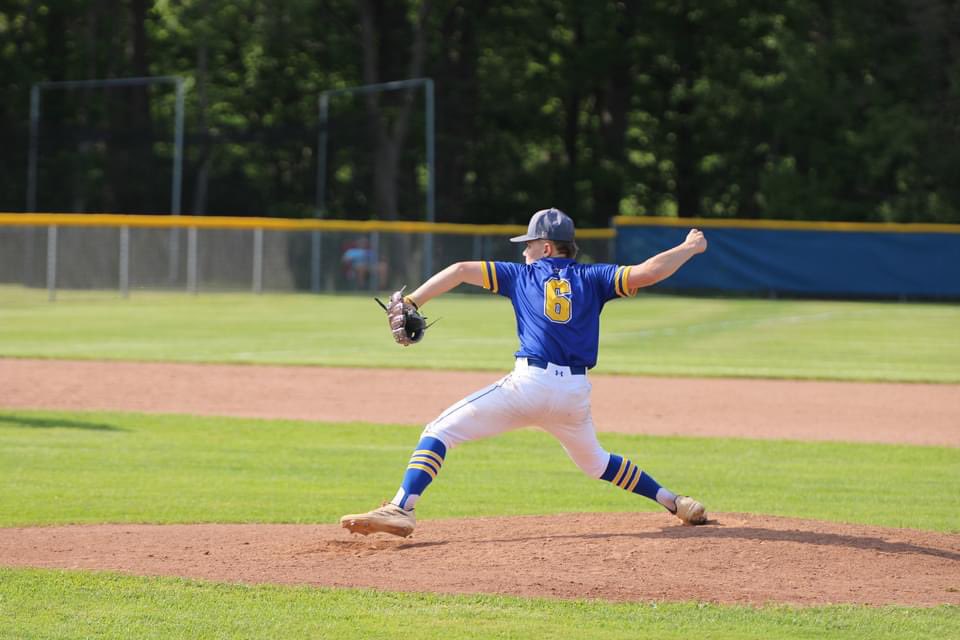 Mayo_Logan3's tweet photo. Pitched first game in SEC, ended up getting 12k’s and went 3-4 at the plate @NCSAMattoon @CoachPynnNCSA @PerfectGameUSA @PBRNewYork_ @FlatgroundApp https://t.co/QHG5mpFgrb