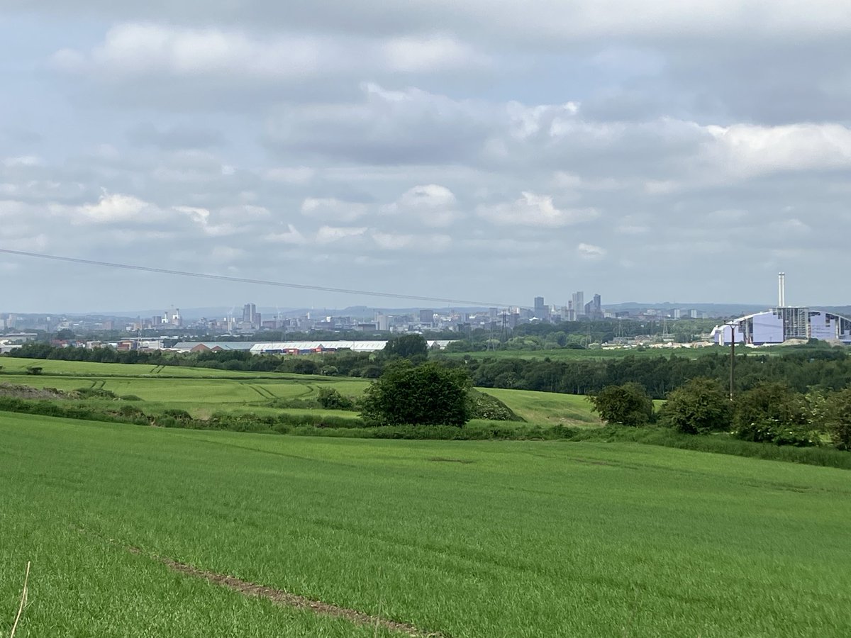 ⁦<a href="/maverickwhites/">Maverick Whites</a>⁩ A resplendent and expectant Eternal City awaiting the big day on Sunday, 50,000 Leeds (our 35,000 plus 95% of the corporates)will raise the roof, as those southern softies won’t know what’s hit ‘em! C’mon Leeds 💪🏆⚽️